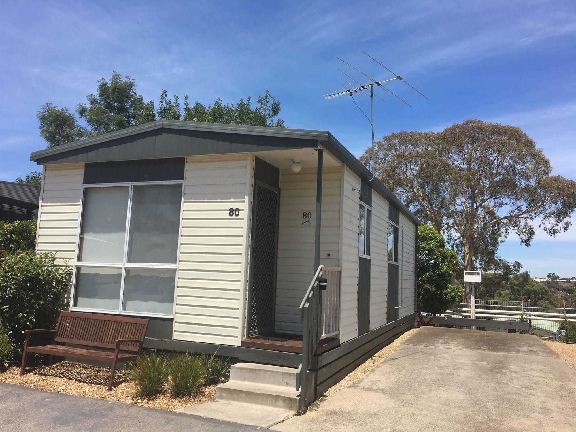 Airport Tourist Village Melburne Exterior foto